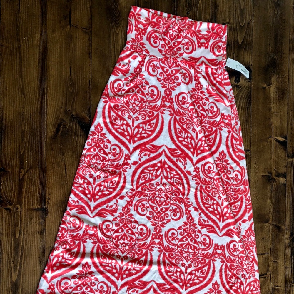 • NWT Boutique Maxi Skirt •